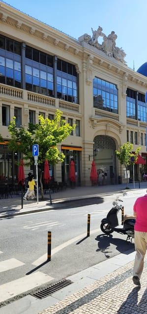 Walking Tour in Porto with Unique Polaroid Photos as a Gift - An In-Depth Look at the Porto Walking Tour with Polaroids