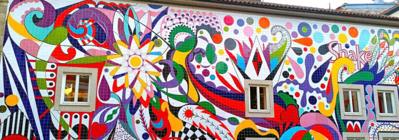 Walking Tour in Porto with Unique Polaroid Photos as a Gift - FAQs