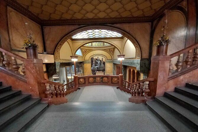 Walking Tour in Prague with Local Historian - Is This Tour Worth the Price?