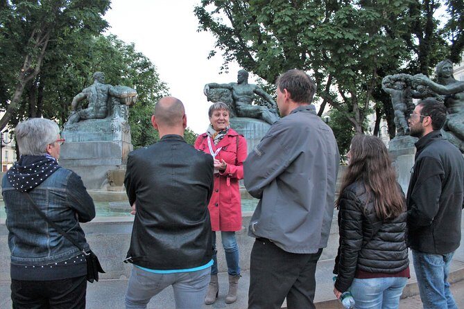 Walking Tour in small groups in English - Who Will Love This Tour?