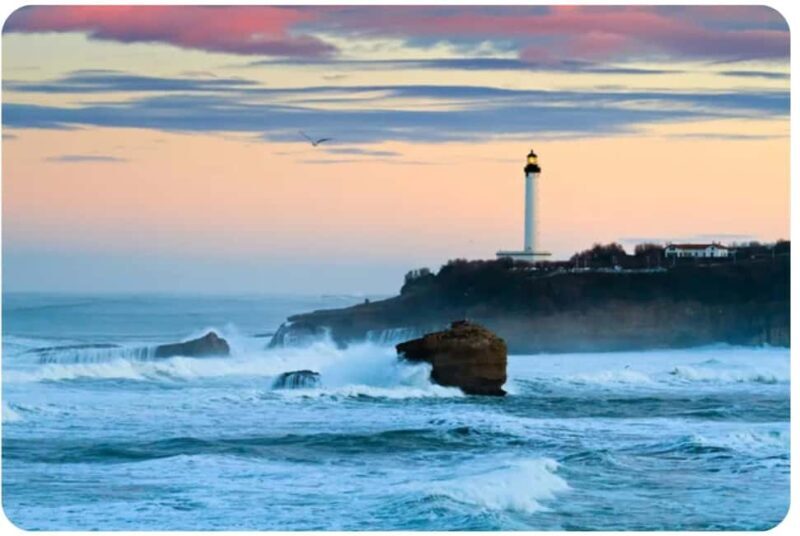 Walking Tour of Biarritz history and curiosities - Exploring the Route