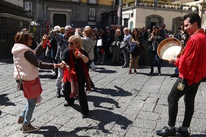 Walking Tour of Naples with Traditional Music - An In-Depth Look at the Walking Tour of Naples with Traditional Music