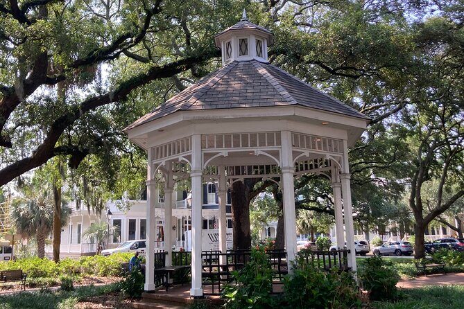 Walking Tour of Savannah's Must-See Sights - Practical Info and Group Dynamics