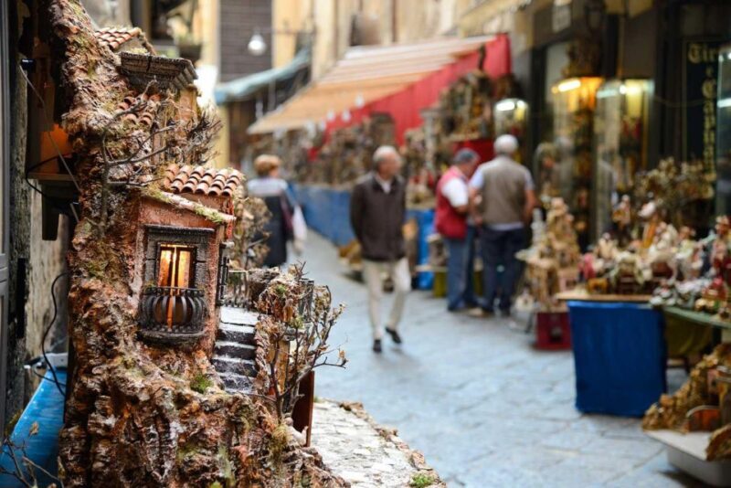 Walking-tour of the historic center of Naples in Italian - Key Points