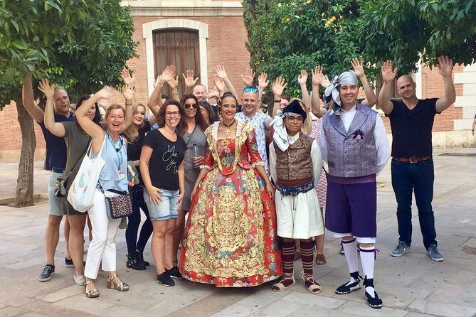 Walking tour through the old town with a Dutch-speaking city guide - Why This Tour Offers Good Value