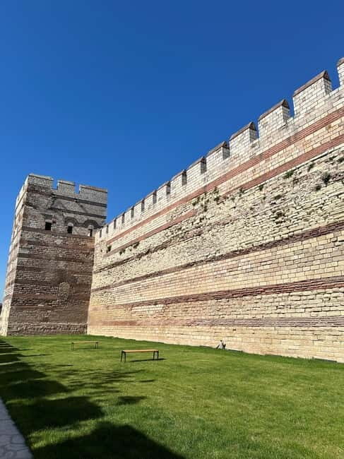 Walls of Contantinople and Byzantine Palace Tour - Exploring Istanbul’s Old Fortifications and Palace