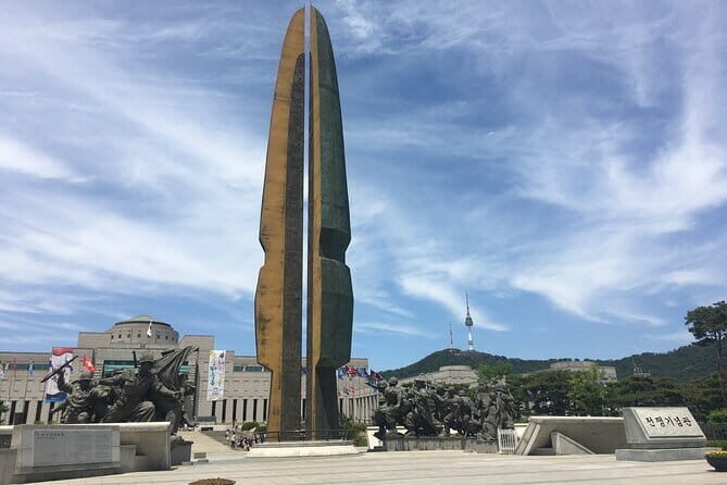 War Memorial, Jogyesa Temple & Tapgol Park Tour in Seoul - Key Points