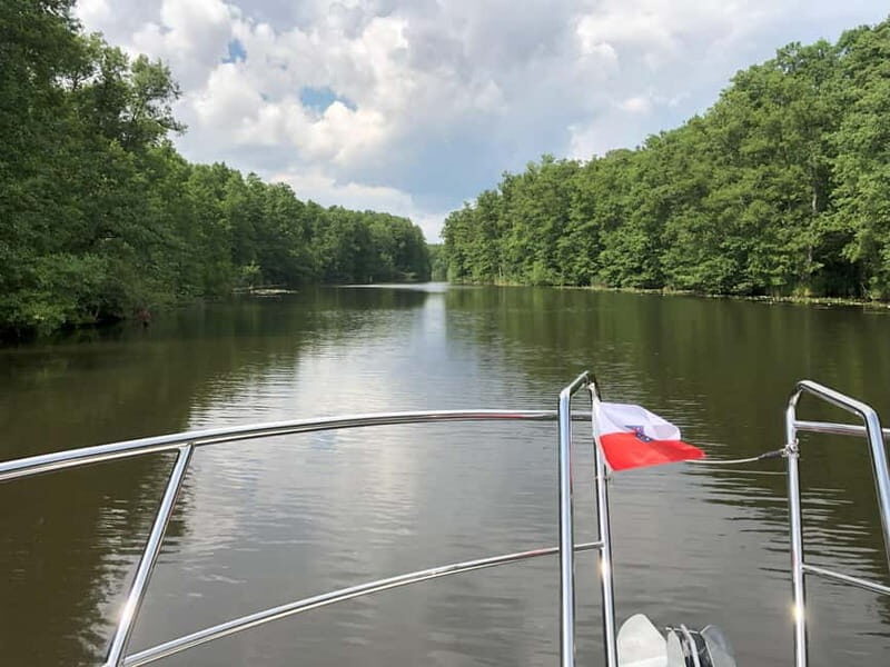 Waren (Müritz): Fun Cruise motor yacht with skipper - 8 hours - Who Will Love This Experience?