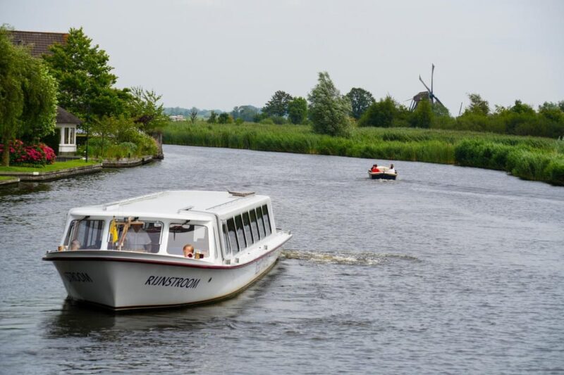 Warmond: Kagerplassen Cruise with "Tulip Experience" Ticket - Who Would Enjoy This Tour?