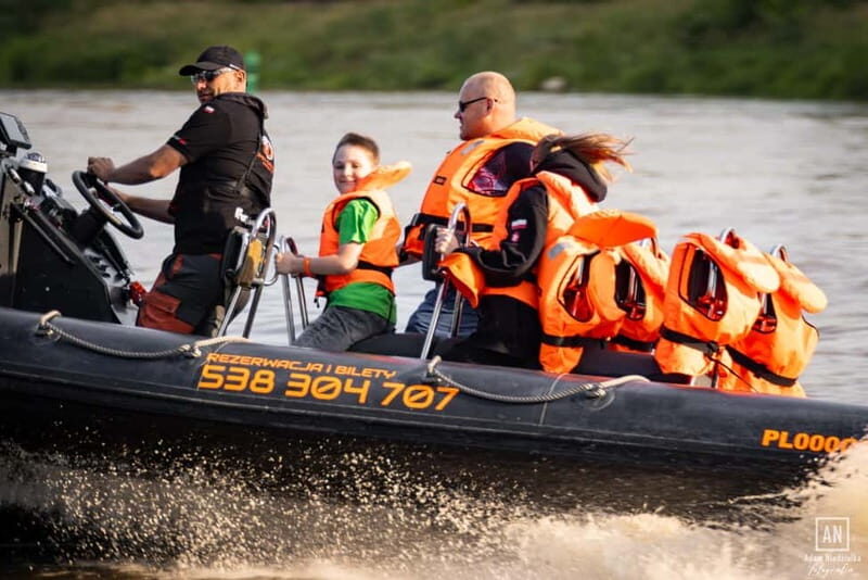 Warsaw: Adrenaline Ride on the Vistula River (Wisa) - An In-Depth Look at the Speedboat Experience