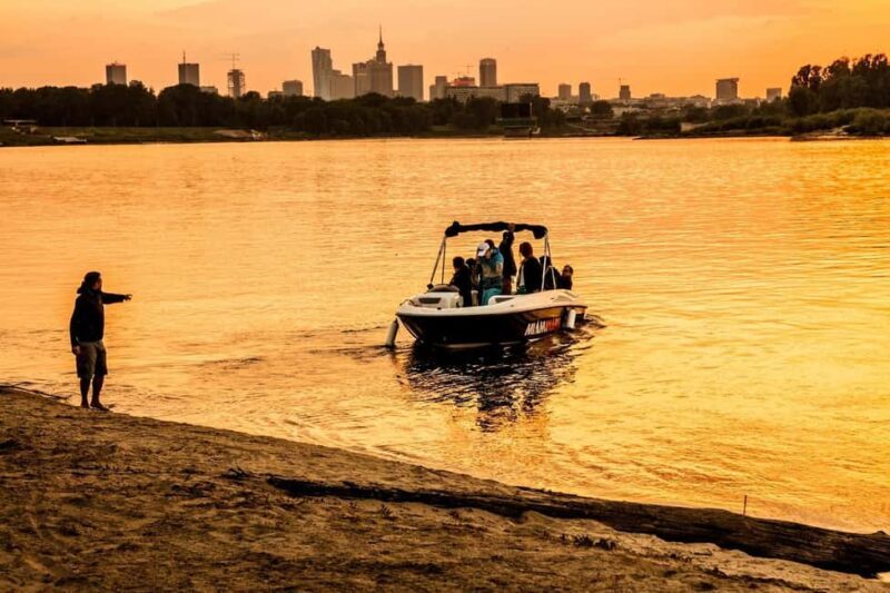 Warsaw: Cruise the Vistula w/ 80s Music, Retro Vibes & Views - Key Points