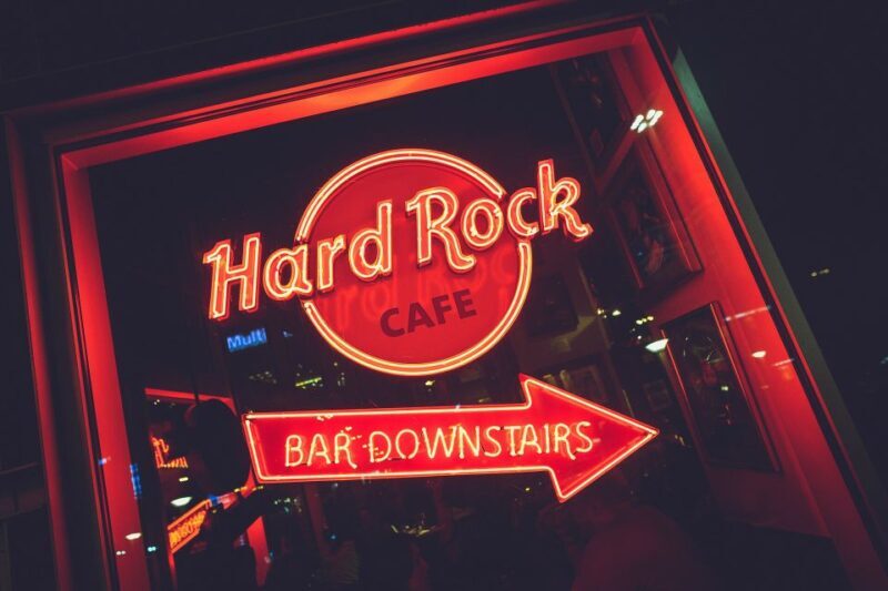 Warsaw: Lunch or dinner at Hard Rock Cafe with Skip-the-Line - FAQ