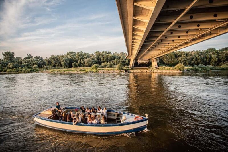 Warsaw: Private Cruise on a wooden boat - max. 12 pax - The Experience’s Practical Details