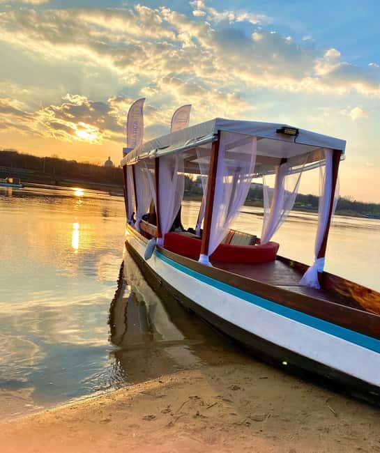 Warsaw: Private Gondola Cruise for Special Occasions - Discover Warsaw from the Water: An Overview