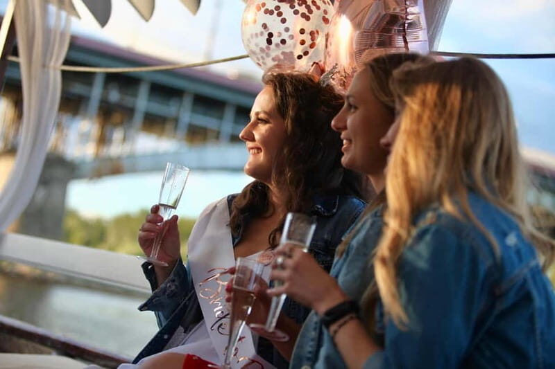 Warsaw: Private Gondola Cruise for Special Occasions - The Experience: Comfort and Personalization