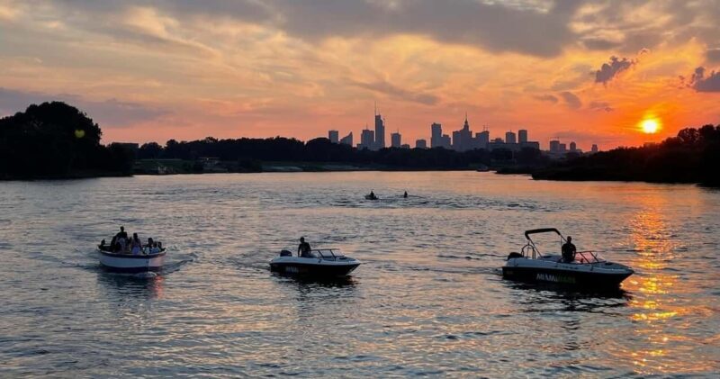 Warsaw: Sunset Vistula Cruise - 80s Vibes, Music & Prosecco - Who Will Love This Cruise?