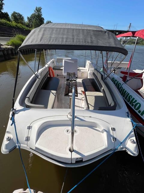 Warsaw: Vistula River Cruise with Your Music & City Views - Final Thoughts