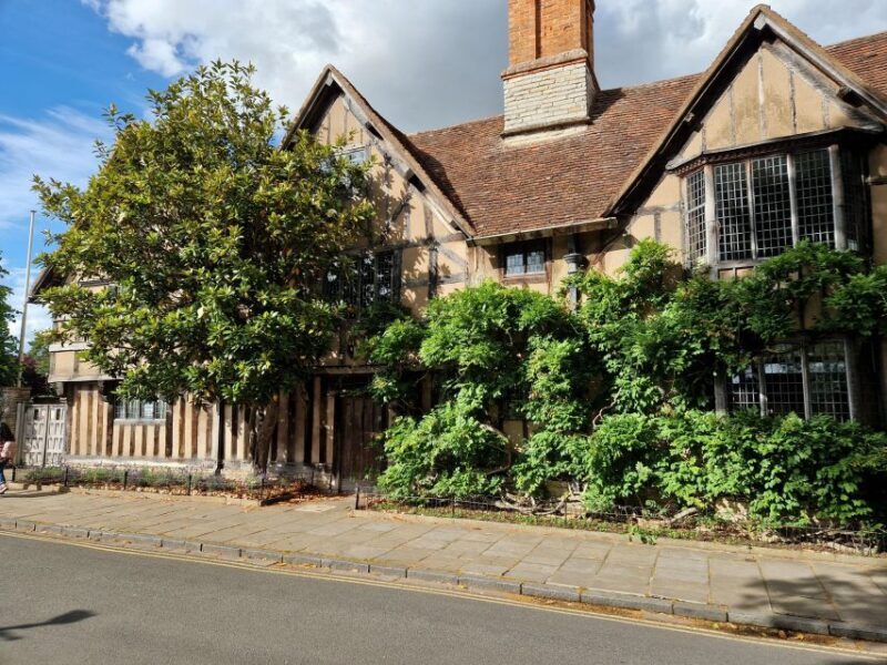 Warwick Castle, Shakespeare's Stratford and the Cotswolds - Key Points