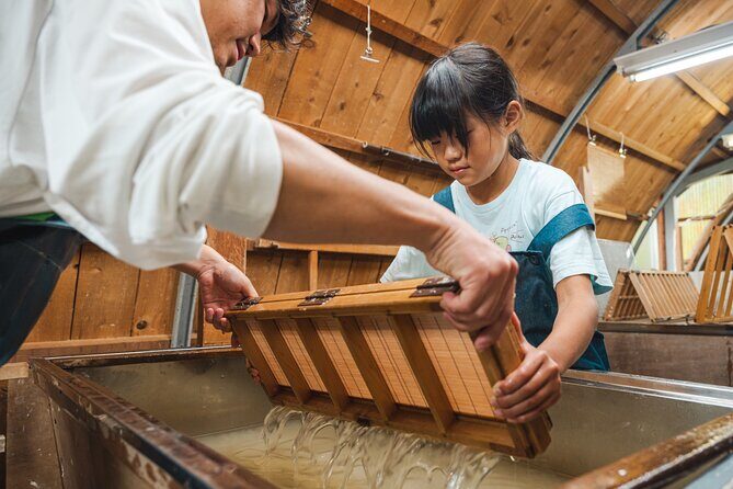 Washi workshop in Shizenji - A Genuine Look at the Washi Workshop Experience