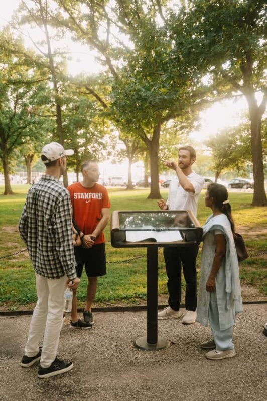 Washington, DC: National Mall Tour with Monument Entry - The Guide: Knowledge and Flexibility