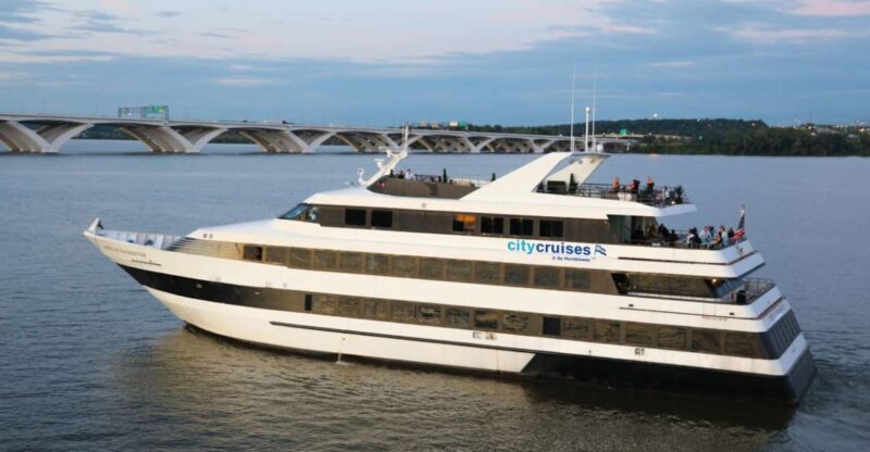 Washington DC: Thanksgiving Buffet Lunch River Cruise - A Detailed Look at the Experience