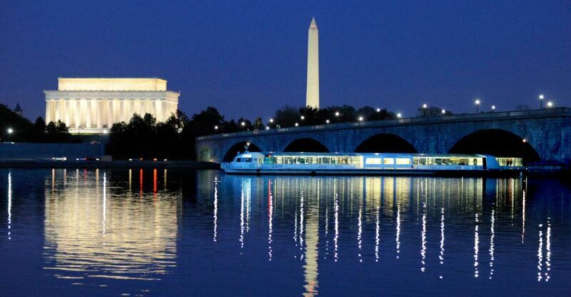 Washington DC: Thanksgiving Gourmet Dinner River Cruise - An In-Depth Look at the Thanksgiving Gourmet Dinner River Cruise