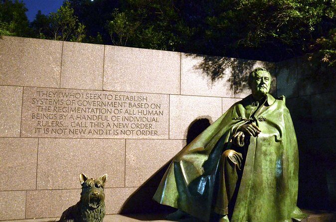 Washington Monument Admission with Morning City Narrated Bus Tour - The Sum Up