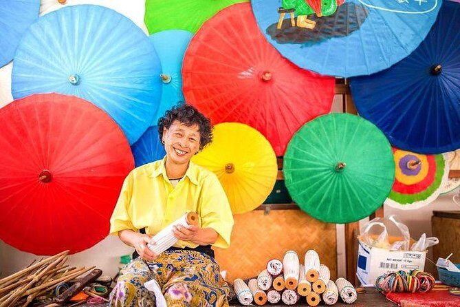 Wat Doi Suthep and Thai Handicraft Tour from Chiang Mai - Key Points