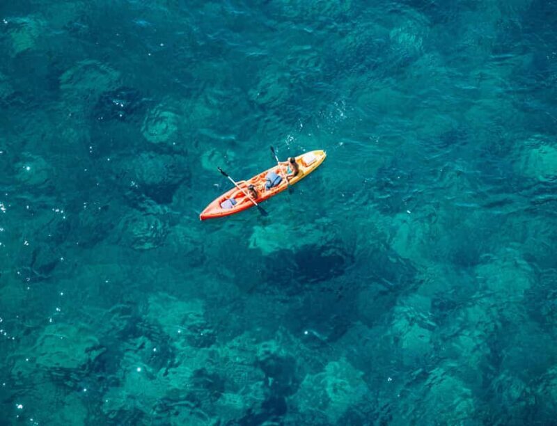 Water activity, kayak tours with a guide, cliff jumping - Key Points