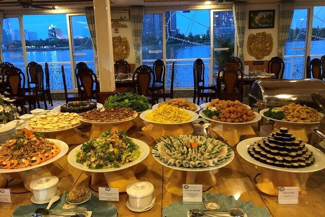 Water Puppet Show and Dinner On Indochina Queen/ Junk - The Sum Up