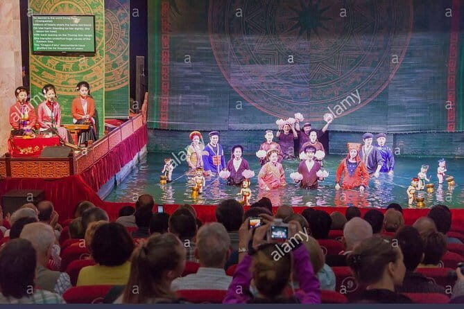 Water Puppet Show At Golden Dragon Theatre - Wrapping Up