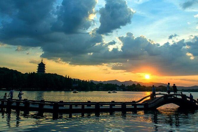 Water Town and West Lake Sightseeing with Hangzhou Hotel or Railway Station Transfer - Who Would Enjoy This Tour?