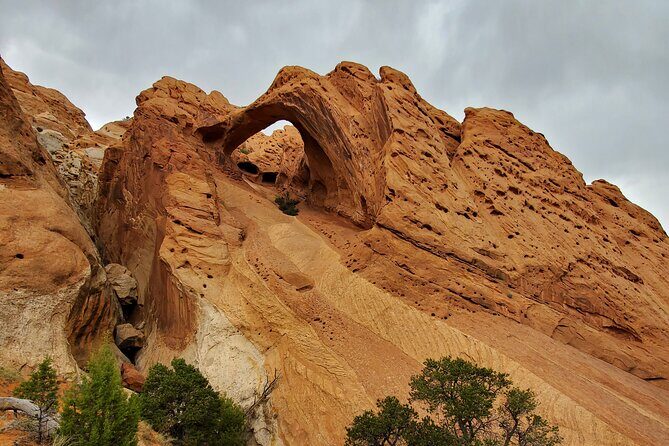 Waterpocket Fold Offroad Tour to Strike Valley Overlook - Exploring the Waterpocket Fold Offroad Tour to Strike Valley Overlook