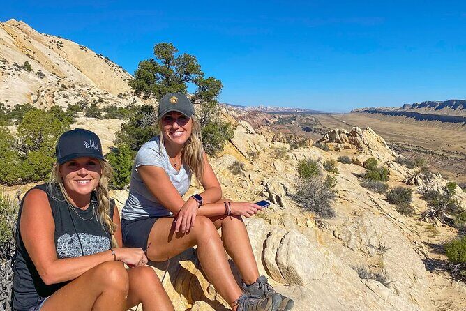 Waterpocket Fold Offroad Tour to Strike Valley Overlook - Key Points