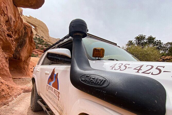 Waterpocket Fold Offroad Tour to Strike Valley Overlook - Who Will Love This Tour?