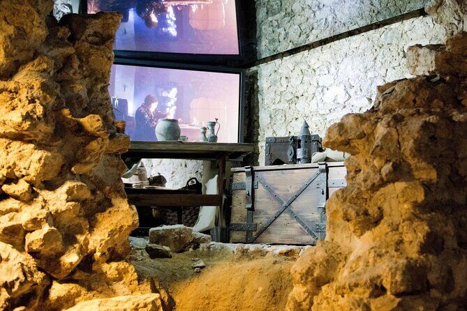 Wawel Castle, Cathedral and Rynek Underground Guided Tour in Krakow - A Well-Rounded Krakow Experience: What to Expect