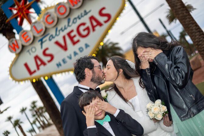 Wedding at Placa DE Las Vegas in Portuguese, English or Spanish - Authenticity and Practical Considerations