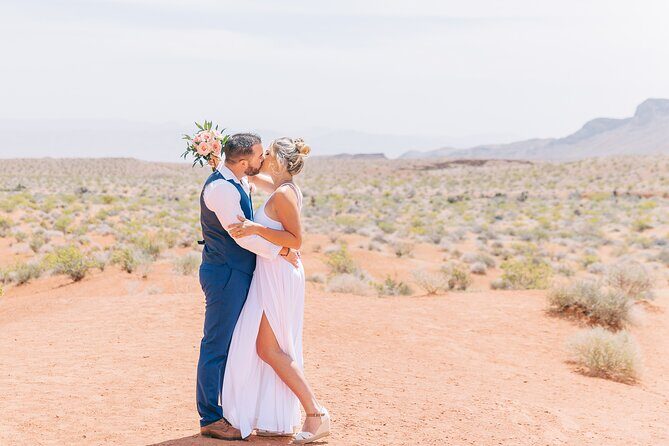 Wedding in French at Valley of Fire - A Closer Look at the Experience