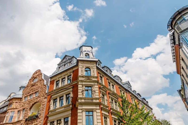 Weimar: Express Walk with a Local in 60 minutes - Key Points