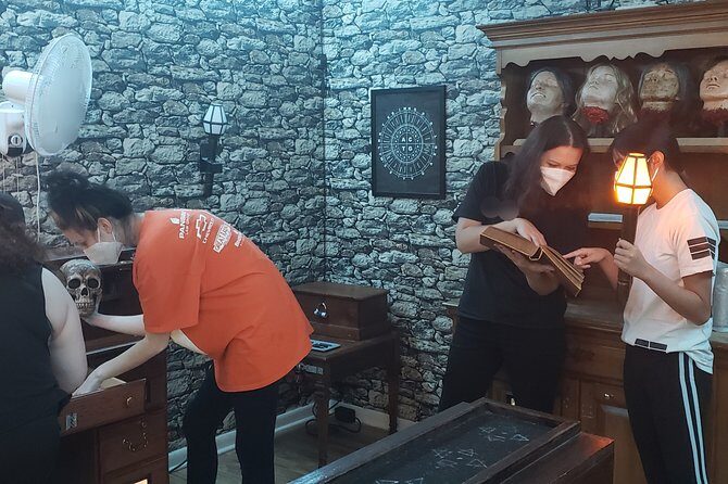 Weird Science Interactive Escape Room in Northfield, New Jersey - A Detailed Look at the Weird Science Escape Room Experience