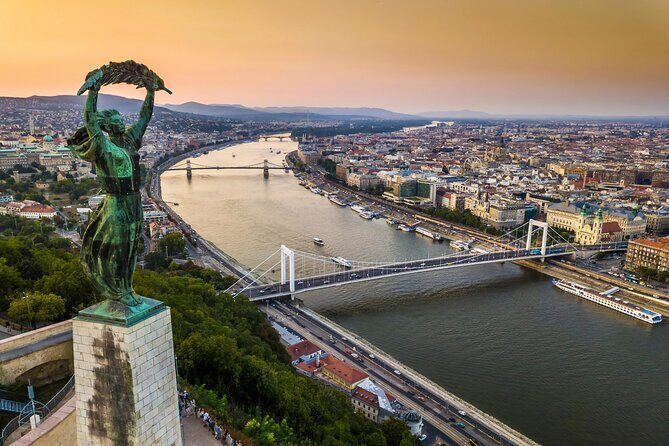 Welcome to Budapest 3 hrs Must See Private Tour by car - An Overview of the Experience