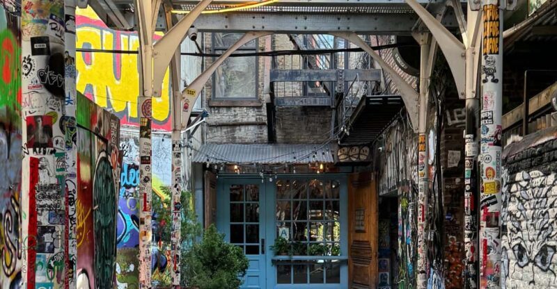 Welcome to New York: A Tour of Taylor Swift Hotspots - Pass by the Friends Apartment