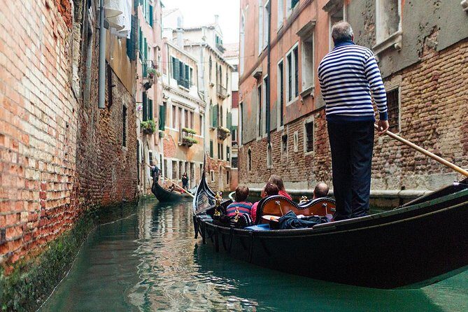 Welcome to Venice Small Group Tour: Basilica San Marco & Gondola - Discovering Venice on Foot and Canal