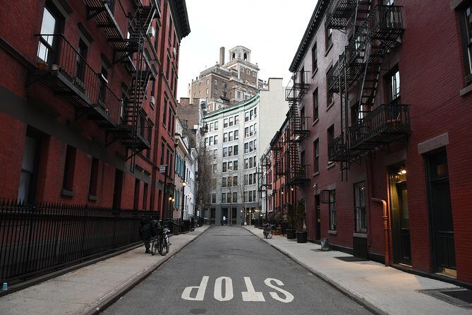 West Village Haunted Tour - Discover the Haunted Charm of the West Village