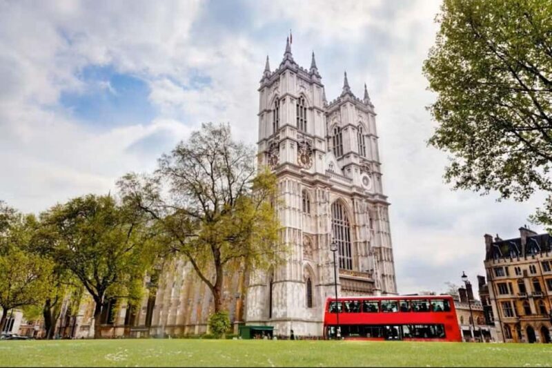 Westminster Abbey private guided tour with expert guide - A Closer Look at the Tour Experience