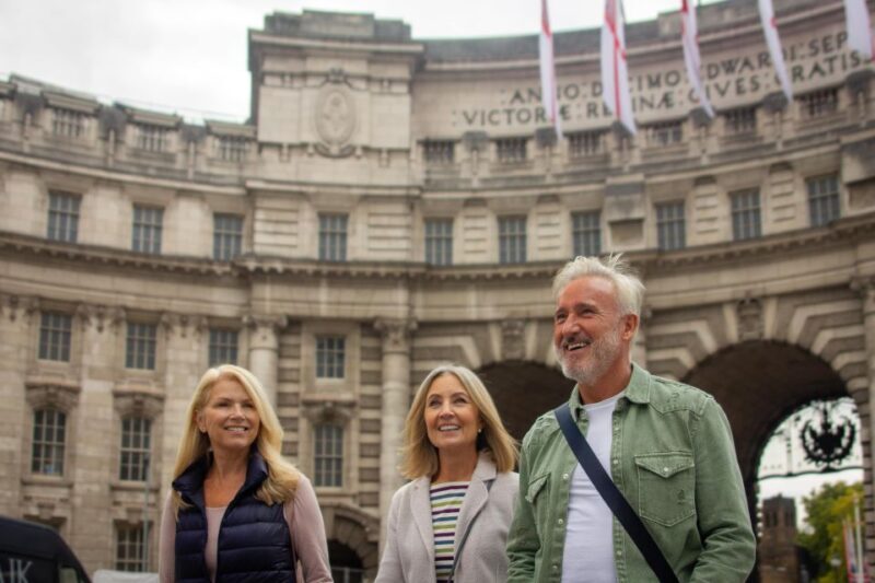Westminster to Tower Bridge Customized Tour with a Local - Key Points