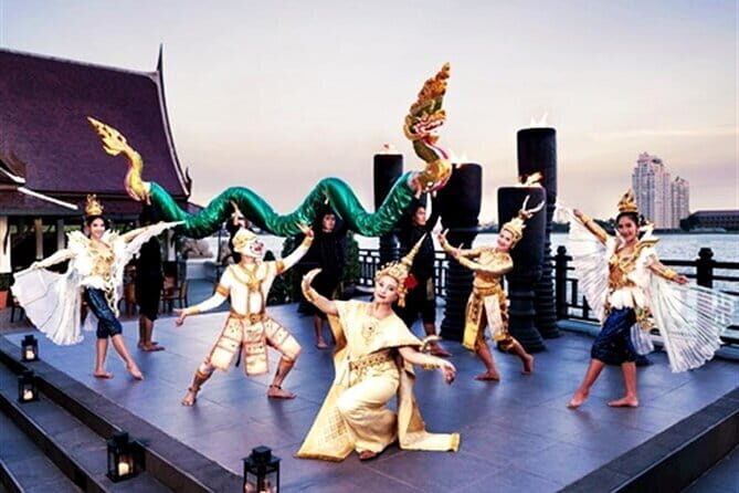 White Orchid Dinner Cruise Asiatique Pier in Bangkok - Service and Atmosphere