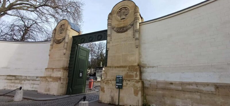 Who Killed Victor ? Escape Game at Père Lachaise Cemetery - Key Points