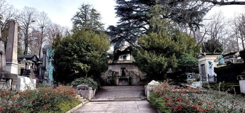 Who Killed Victor ? Escape Game at Père Lachaise Cemetery - An Unusual Way to Discover Père Lachaise
