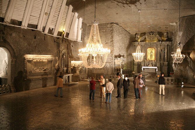Wieliczka Salt Mine Guided Tour from Krakow with pick-up from Selected Hotels - The Guide’s Role and Tour Dynamics